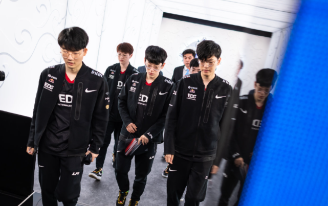 非首次出现 非首次出现